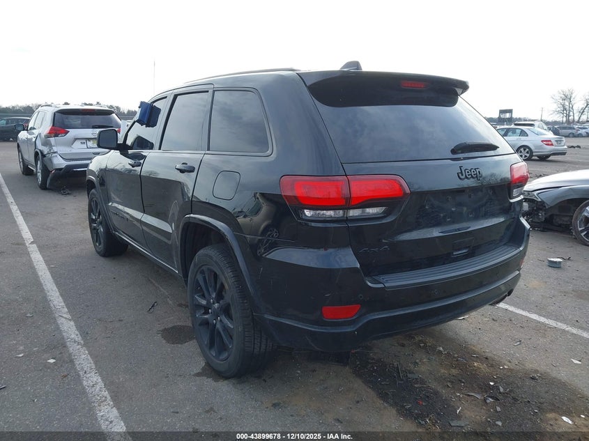 1C4RJFAG2JC469450 2018 JEEP GRAND CHEROKEE photo no. 3