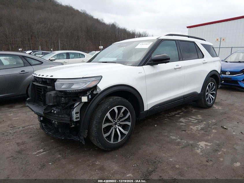 2025 Ford Explorer St-Line