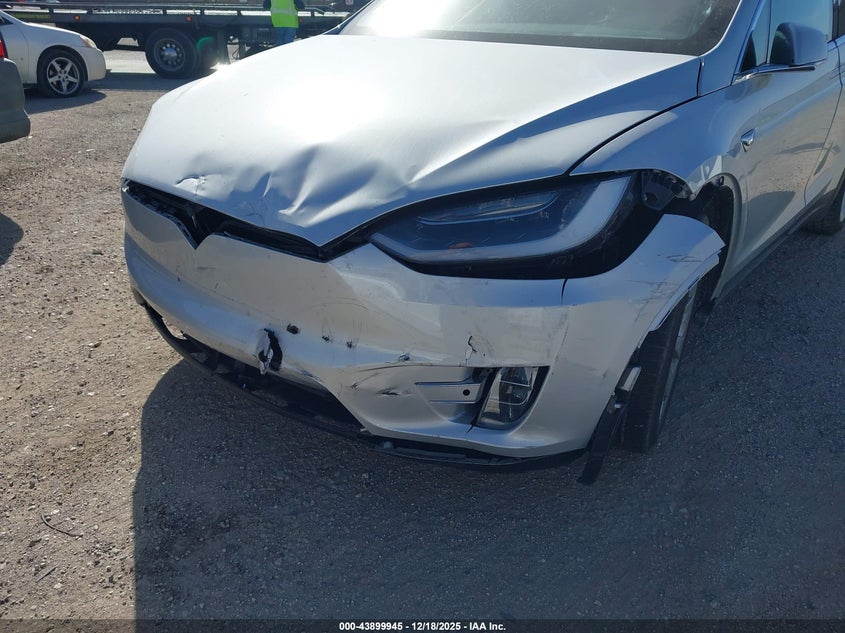 5YJXCDE21JF101252 2018 TESLA MODEL X photo no. 6