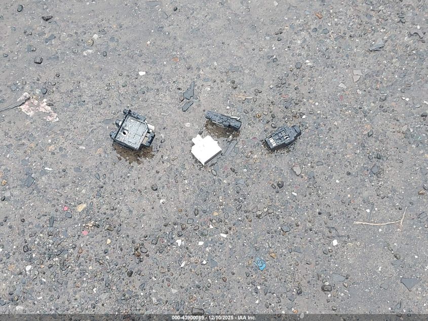 2003 Toyota Matrix Standard VIN: 2T1LR32E33C083902 Lot: 43900089