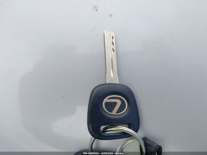 2004 Lexus Es 330 VIN: JTHBA30G045019174 Lot: 43900224