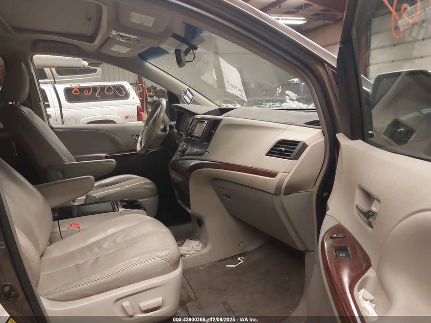 5TDDK3DC4DS066569 2013 TOYOTA SIENNA photo no. 5