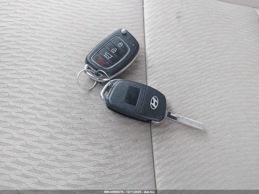 2017 Hyundai Santa Fe Sport 2.4L VIN: 5XYZT3LBXHG419573 Lot: 43900370