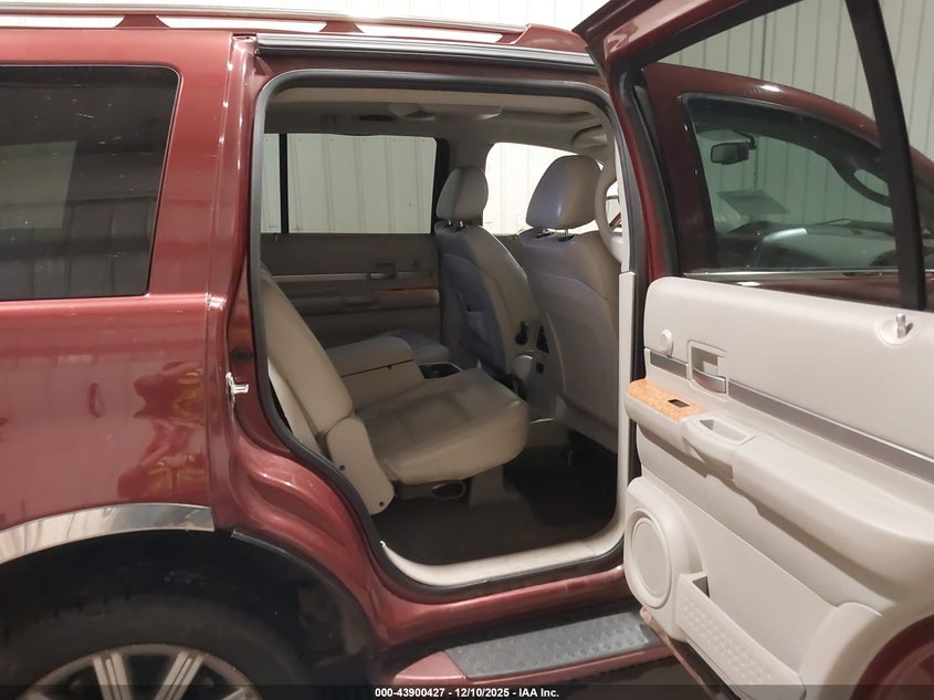 1A8HW58228F127791 2008 CHRYSLER ASPEN photo no. 8