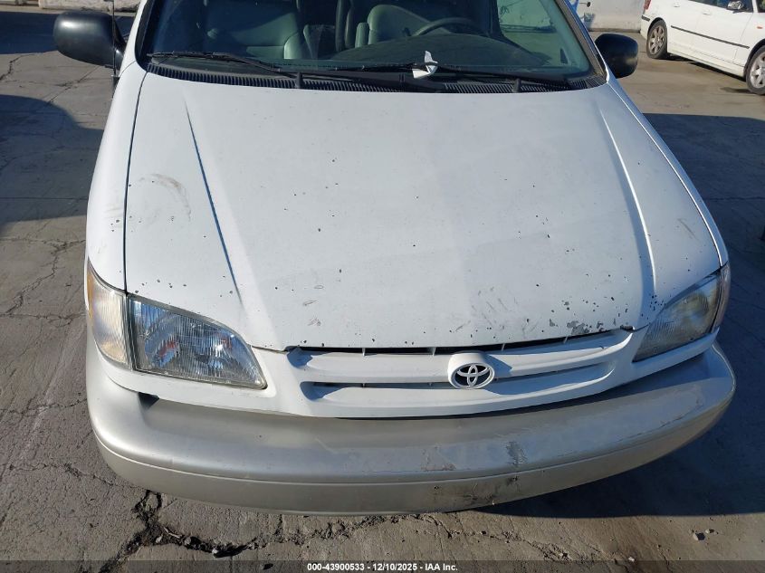 2000 Toyota Sienna Xle VIN: 4T3ZF13C8YU301558 Lot: 43900533