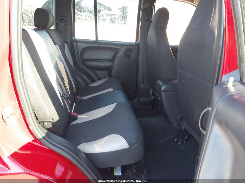 2003 Jeep Liberty Sport VIN: 1J4GK48K13W665572 Lot: 43900537