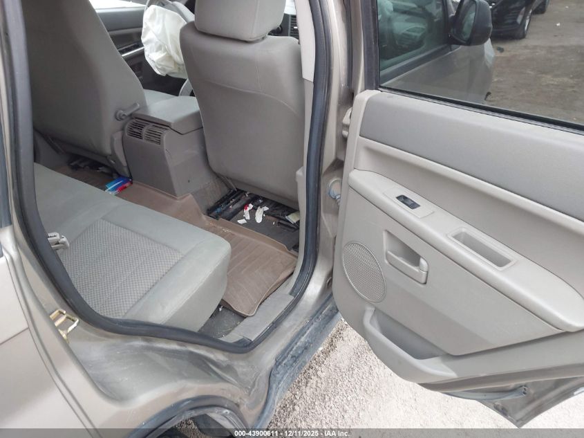 2005 Jeep Grand Cherokee Laredo VIN: 1J4HR48N35C608241 Lot: 43900611