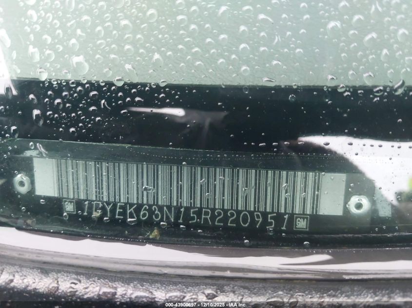 2005 Cadillac Escalade Standard VIN: 1GYEK63N15R220951 Lot: 43900697