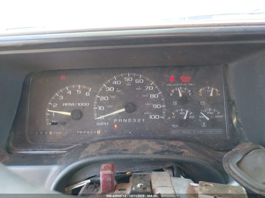 1997 Chevrolet Suburban 1500 VIN: 1GNEC16R3VJ340082 Lot: 43900712