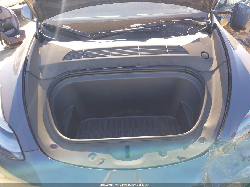 2022 Tesla Model Y Long Range Dual Motor All-Wheel Drive VIN: 7SAYGDEE4NF561954 Lot: 43900718