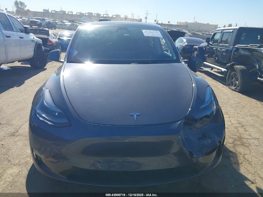 2022 Tesla Model Y Long Range Dual Motor All-Wheel Drive VIN: 7SAYGDEE4NF561954 Lot: 43900718