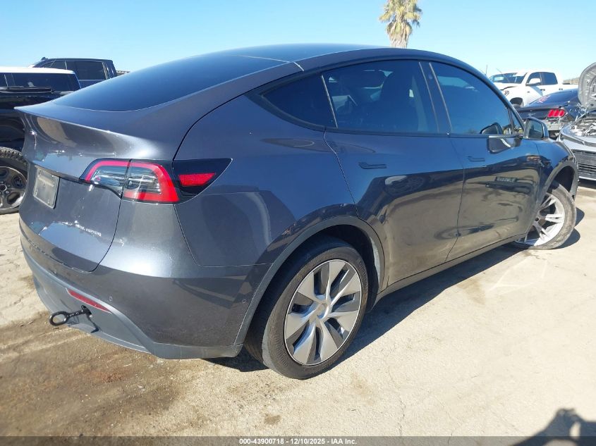 2022 Tesla Model Y Long Range Dual Motor All-Wheel Drive VIN: 7SAYGDEE4NF561954 Lot: 43900718