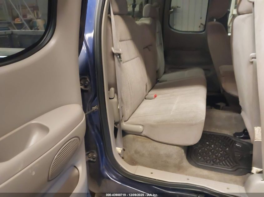 2002 Toyota Tundra Sr5 V8 VIN: 5TBBT44142S290827 Lot: 43900719