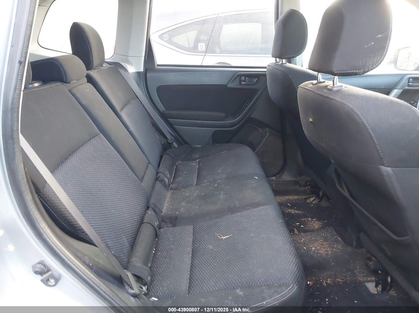 2015 SUBARU FORESTER auction photo 8