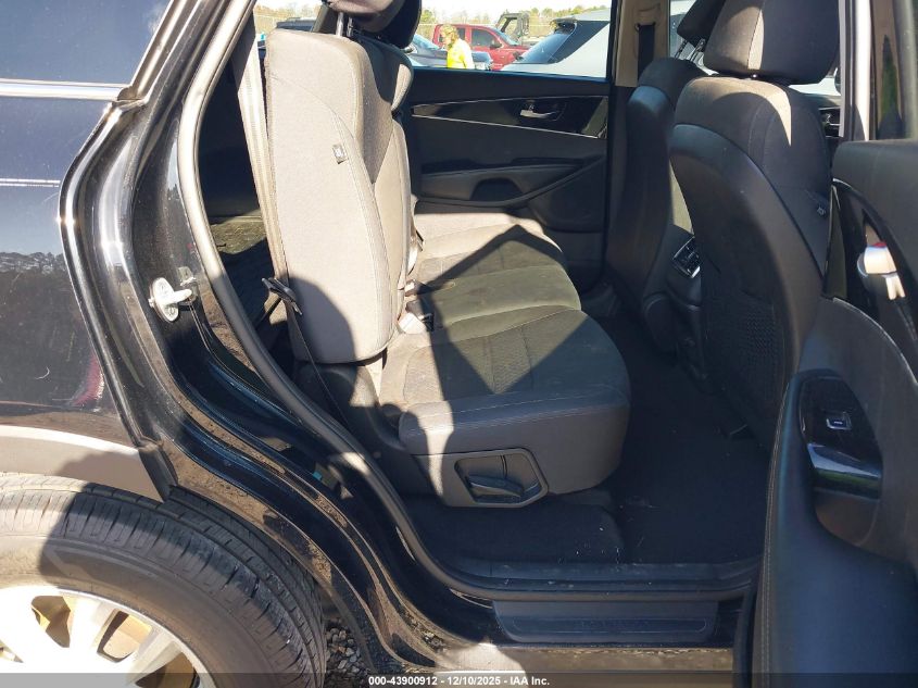 2018 Kia Sorento 2.4L L VIN: 5XYPG4A30JG403269 Lot: 43900912