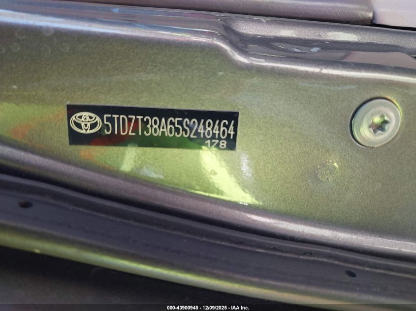 2005 Toyota Sequoia Limited V8 VIN: 5TDZT38A65S248464 Lot: 43900948