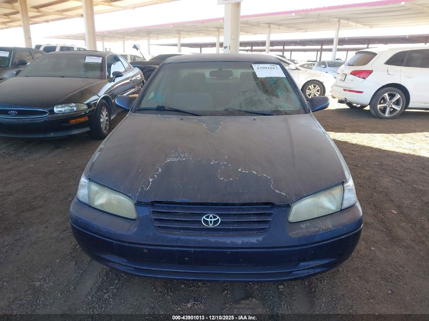 1999 Toyota Camry Le VIN: 4T1BG22K5XU567933 Lot: 43901013