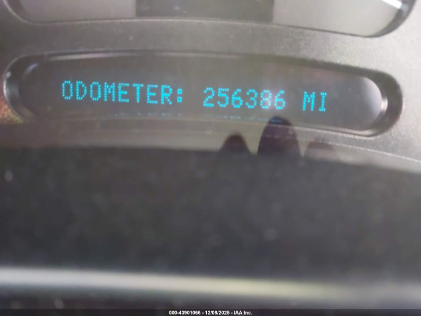 2005 Chevrolet Tahoe Ls VIN: 1GNEK13T95J192524 Lot: 43901066