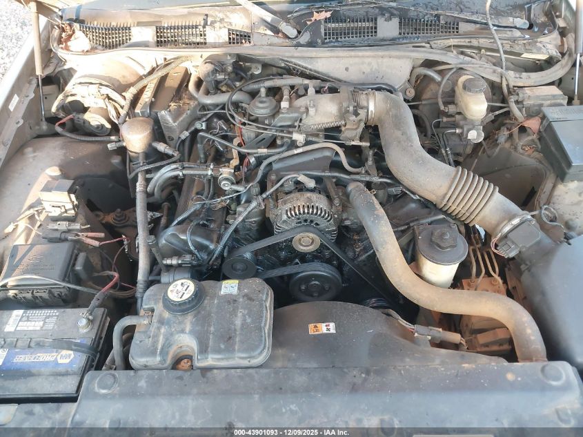 2002 Mercury Grand Marquis Ls VIN: 2MEFM75W22X617584 Lot: 43901093