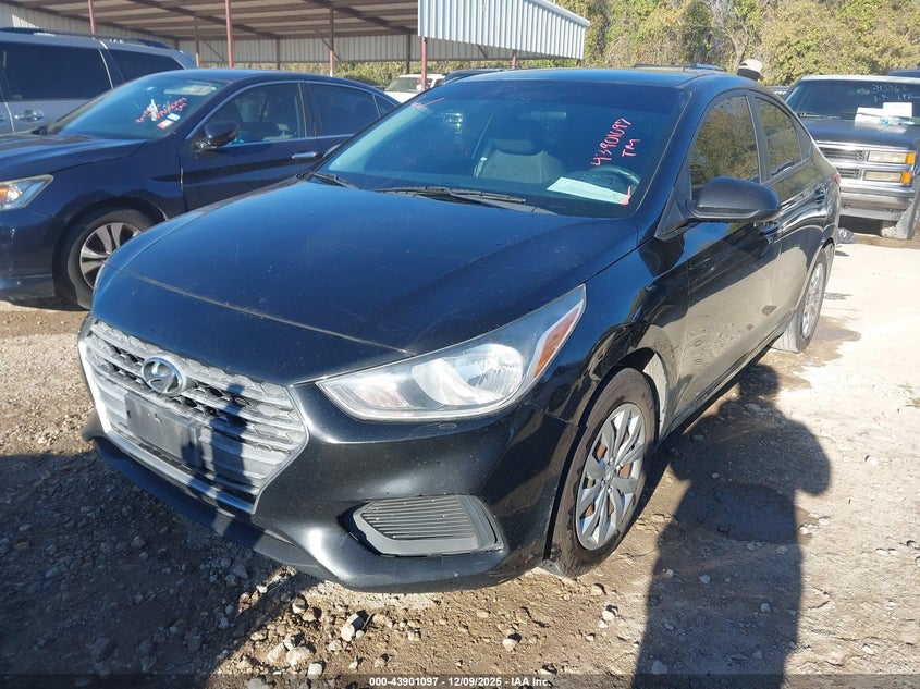 3KPC24A33JE025569 2018 HYUNDAI ACCENT photo no. 2