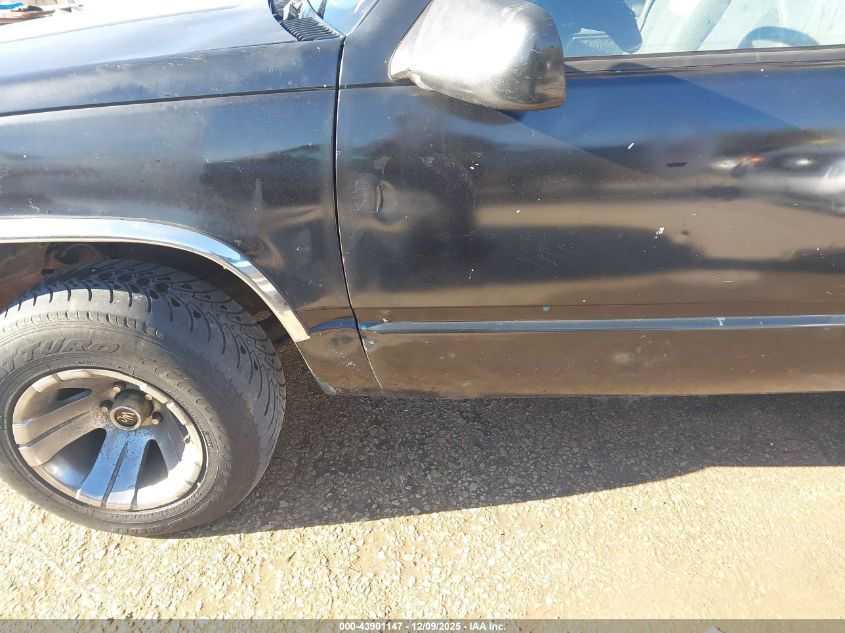 1993 Chevrolet Gmt-400 C1500 VIN: 2GCEC19K7P1163847 Lot: 43901147