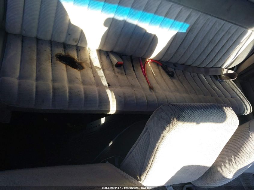 1993 Chevrolet Gmt-400 C1500 VIN: 2GCEC19K7P1163847 Lot: 43901147