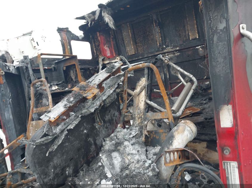 2005 International 9200 9200I VIN: 2HSCESBR65C027913 Lot: 43901158