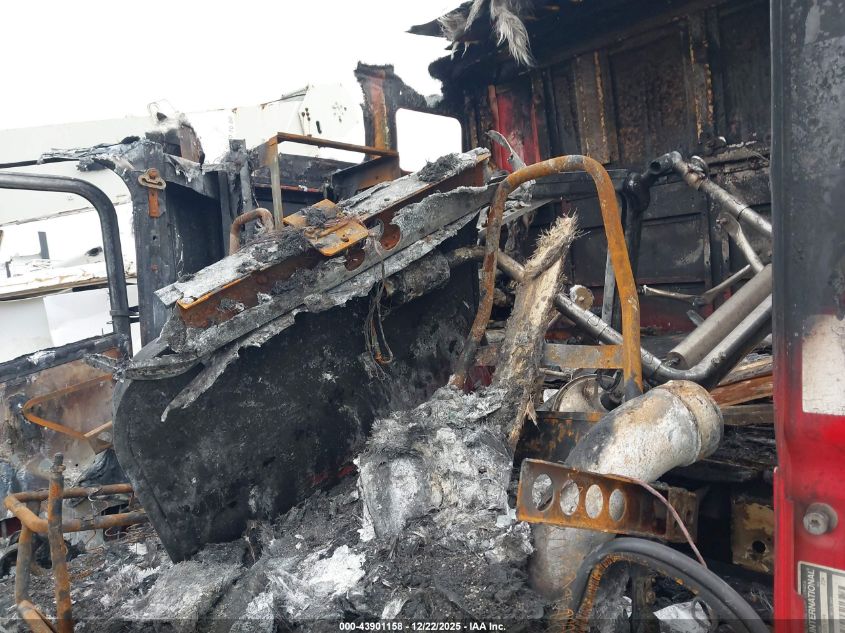 2005 International 9200 9200I VIN: 2HSCESBR65C027913 Lot: 43901158