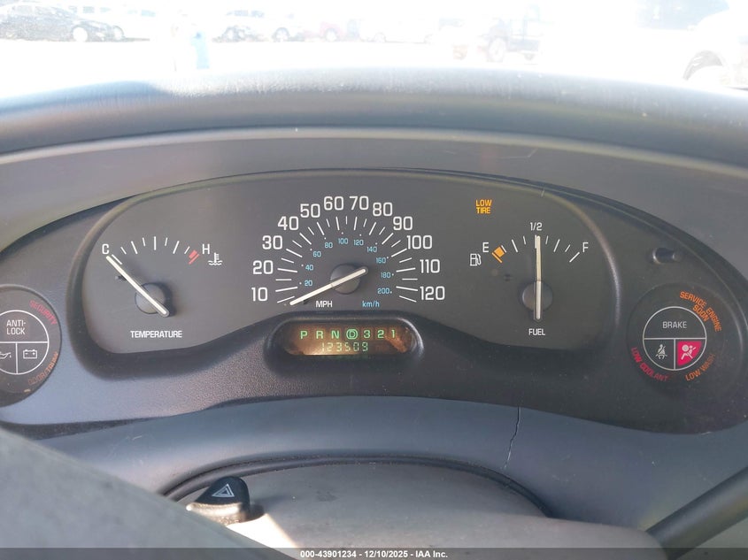 2G4WS52J4Y1142340 2000 BUICK CENTURY photo no. 7