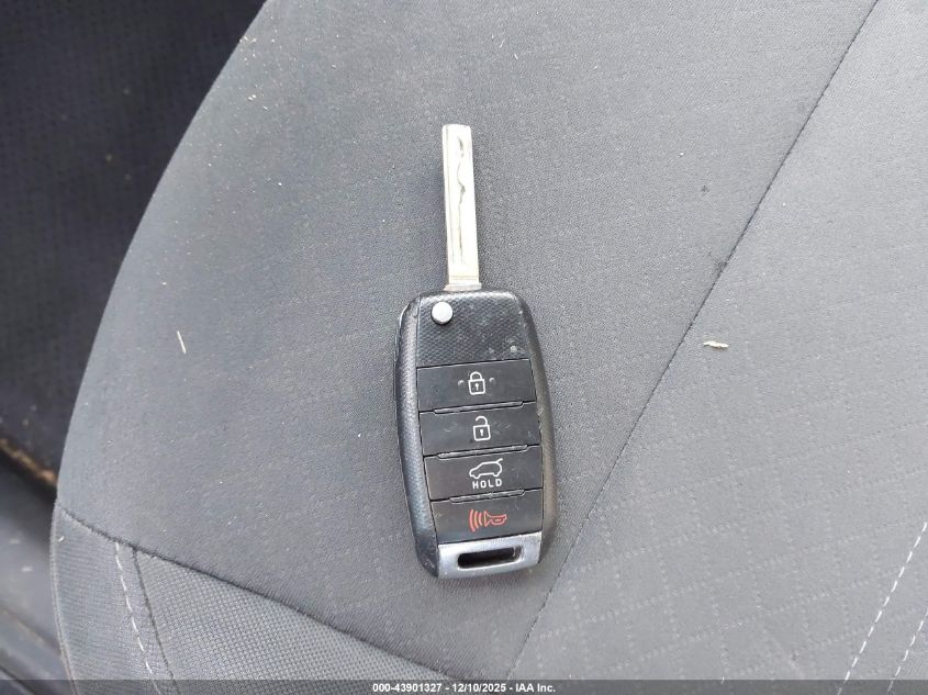 2016 Kia Sorento 3.3L Lx VIN: 5XYPG4A56GG180150 Lot: 43901327