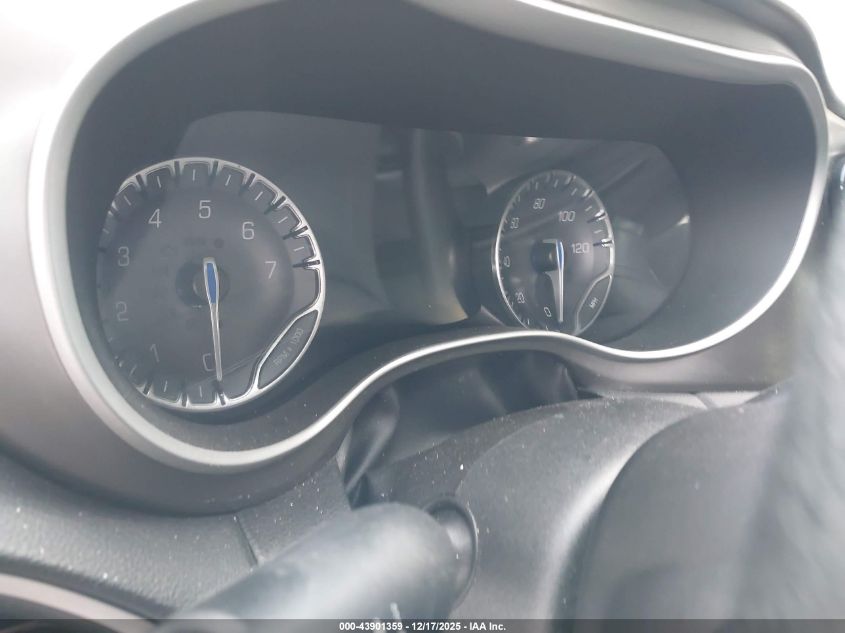 2020 Chrysler Pacifica Touring VIN: 2C4RC1FG8LR222630 Lot: 43901359