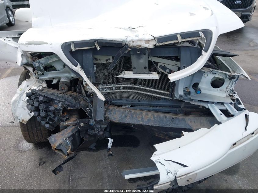 2008 Lincoln Town Car Signature Limited VIN: 2LNHM82V18X636742 Lot: 43901374