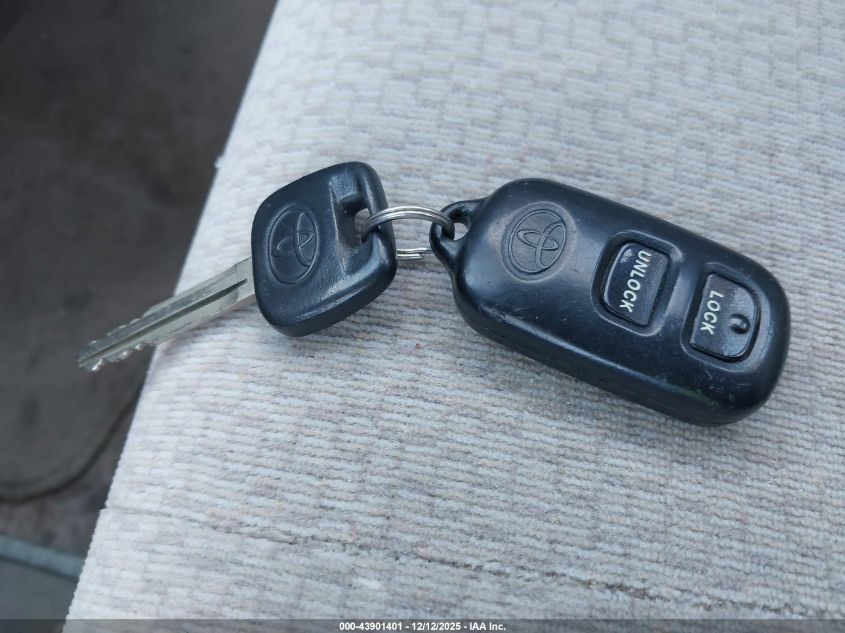 2004 Toyota Corolla Le VIN: JTDBR32EX42044865 Lot: 43901401