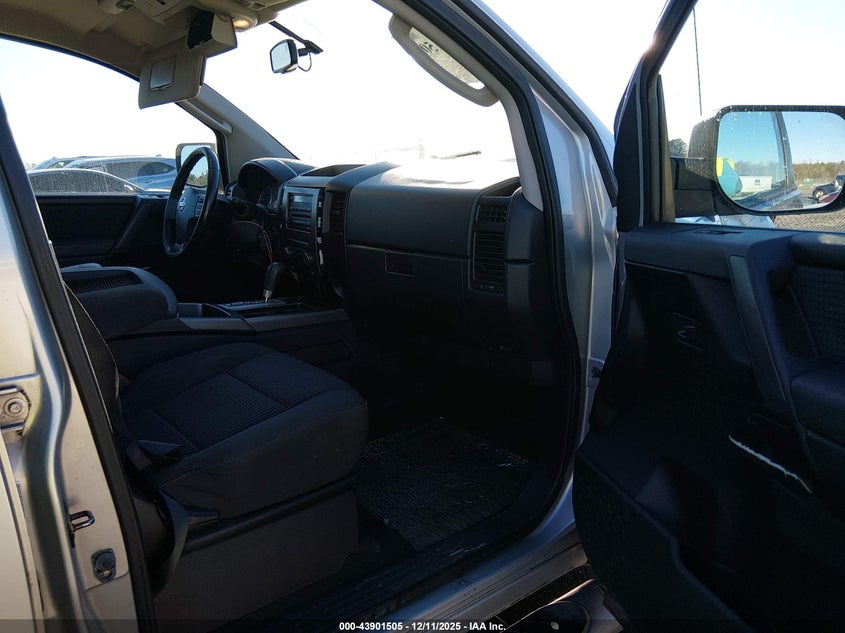 1N6BA0ED3BN310907 2011 NISSAN TITAN photo no. 5