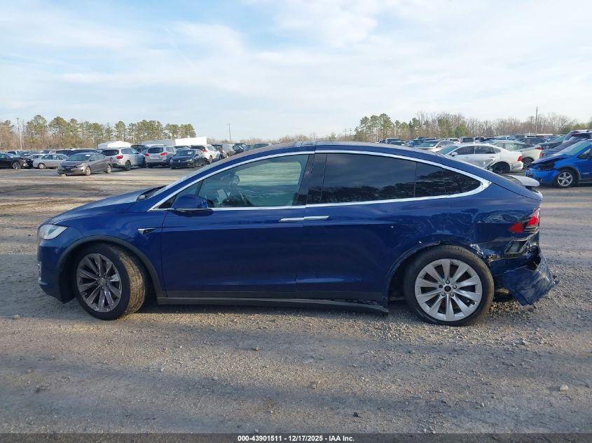 2017 Tesla Model X 100D/75D/90D VIN: 5YJXCDE21HF055836 Lot: 43901511