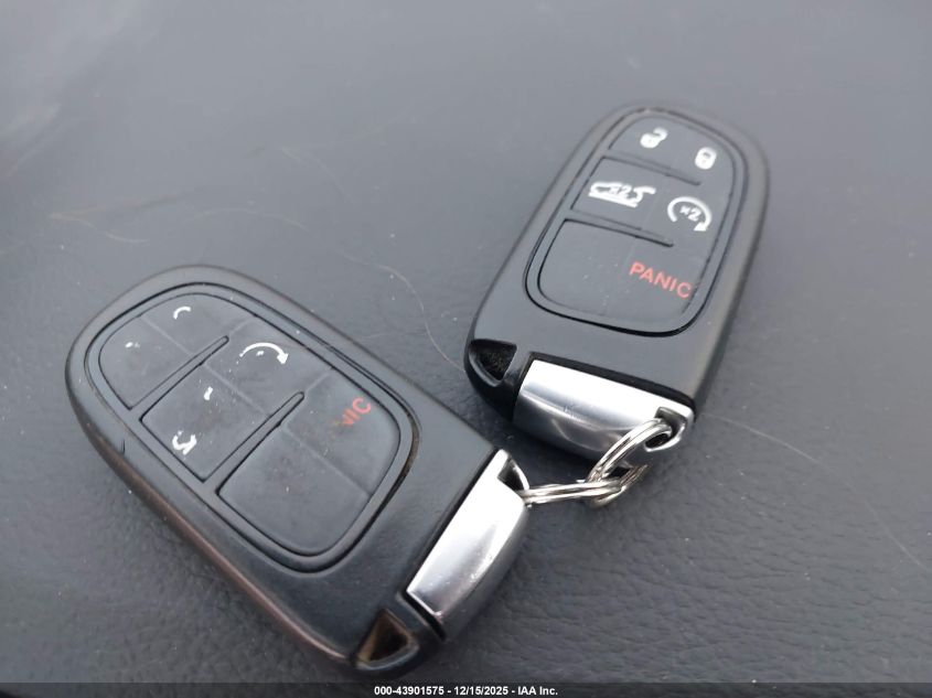 2020 Jeep Cherokee Limited 4X4 VIN: 1C4PJMDX8LD607321 Lot: 43901575