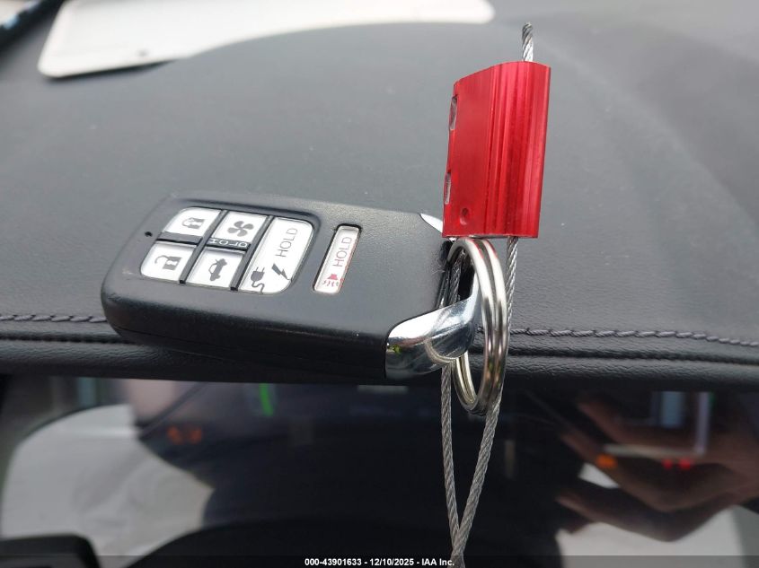 2018 Honda Clarity Plug-In Hybrid Touring VIN: JHMZC5F36JC017509 Lot: 43901633