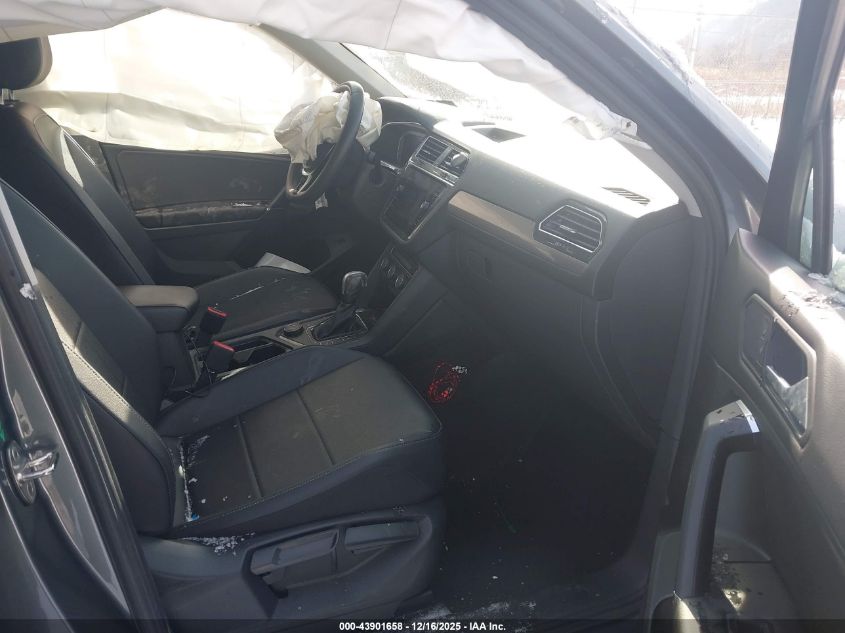 2020 Volkswagen Tiguan 2.0T Se/2.0T Se R-Line Black/2.0T Sel VIN: 3VV2B7AX1LM104152 Lot: 43901658