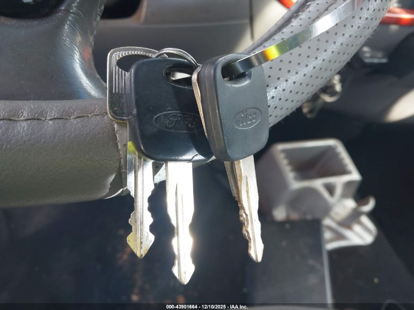 2000 Ford F-150 Lariat/Work Series/Xl/Xlt VIN: 1FTRX17W9YNA50865 Lot: 43901664