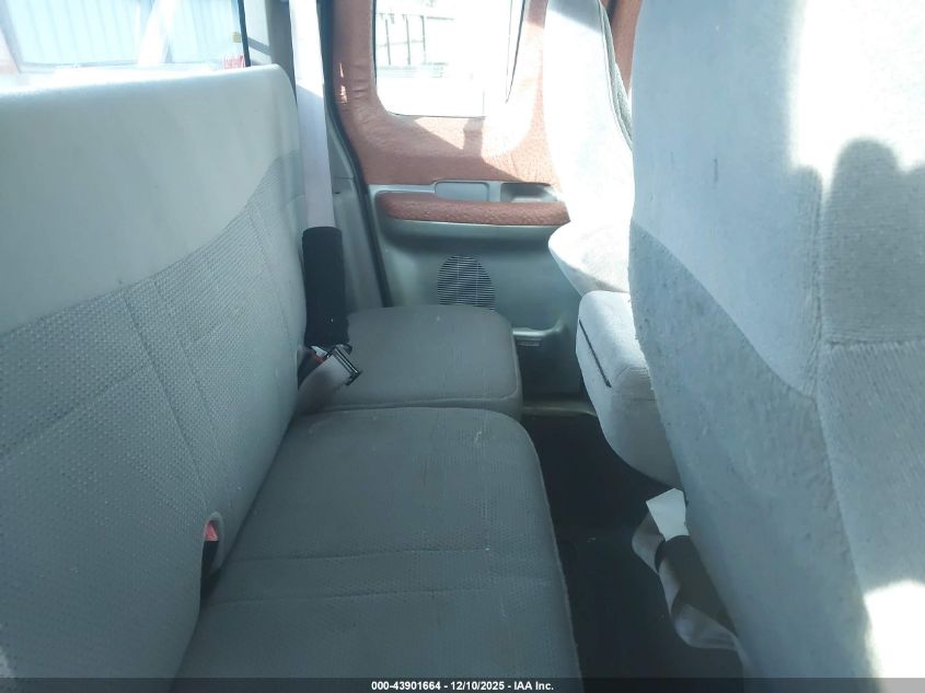 2000 Ford F-150 Lariat/Work Series/Xl/Xlt VIN: 1FTRX17W9YNA50865 Lot: 43901664