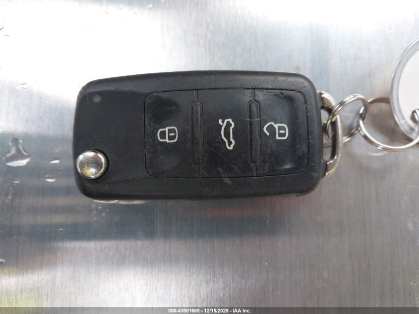 2017 Volkswagen Tiguan 2.0T S VIN: WVGAV7AXXHK004093 Lot: 43901665