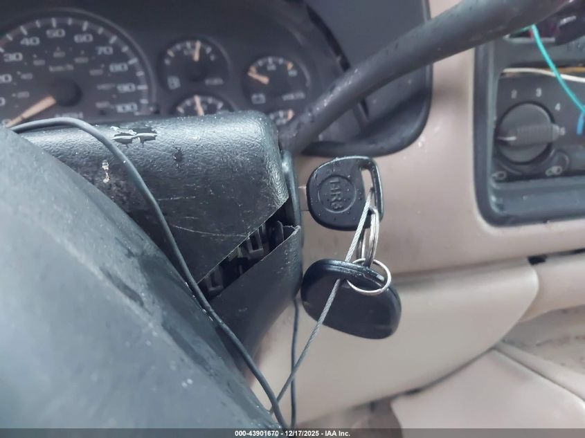 2002 Chevrolet Tahoe Z71 VIN: 1GNEK13Z72R191552 Lot: 43901670