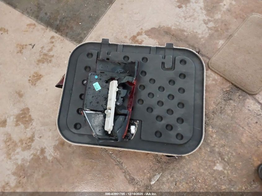 2004 GMC Envoy Sle VIN: 1GKDT13S542333322 Lot: 43901705