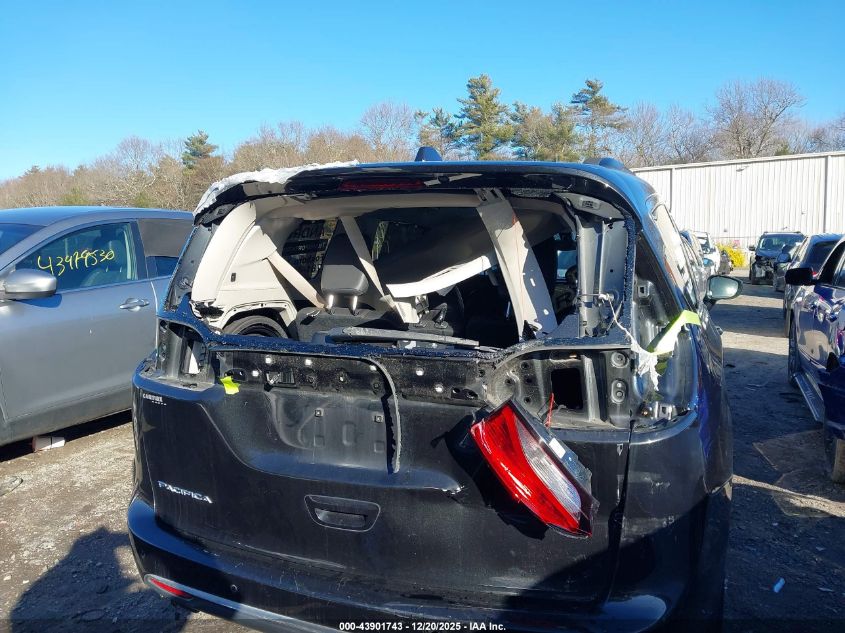 2017 Chrysler Pacifica Touring-L VIN: 2C4RC1BG7HR712294 Lot: 43901743