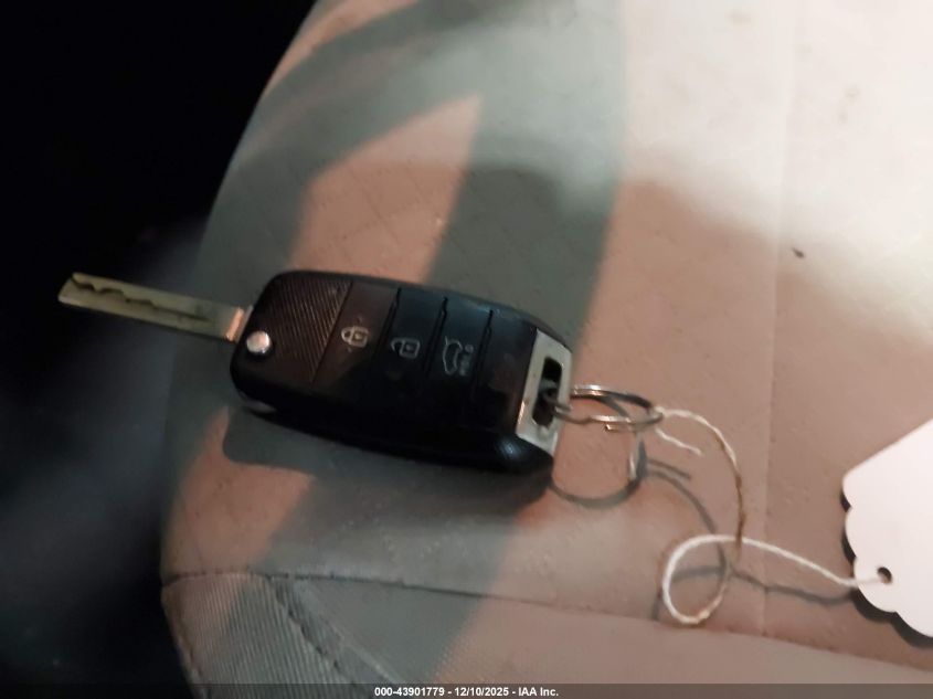 2016 Kia Sorento 2.4L Lx VIN: 5XYPGDA35GG027029 Lot: 43901779