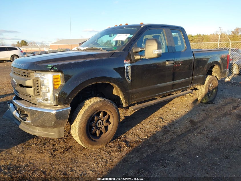 1FT7X2B63HEB83626 2017 FORD F250 photo no. 2