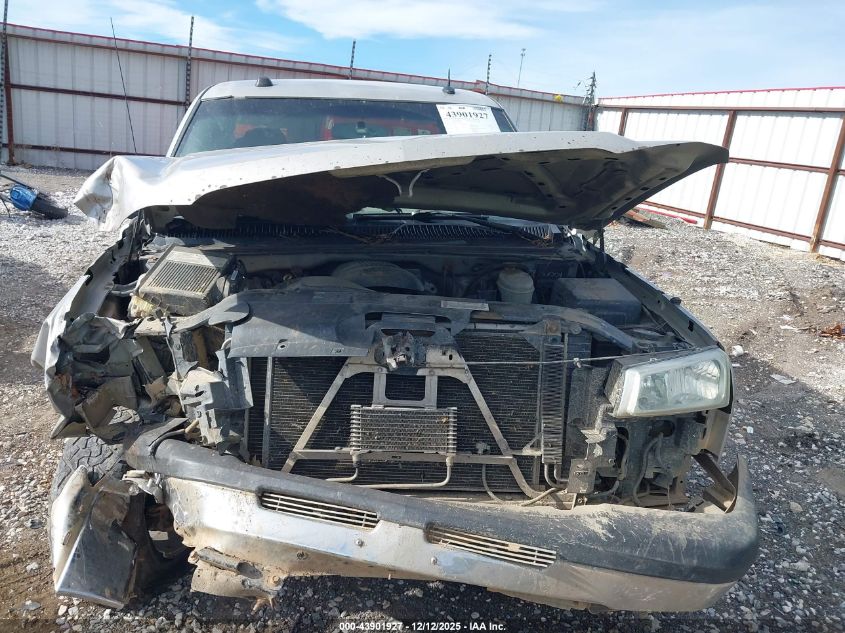 2004 Chevrolet Silverado 1500 Z71 VIN: 2GCEK19TX41162585 Lot: 43901927