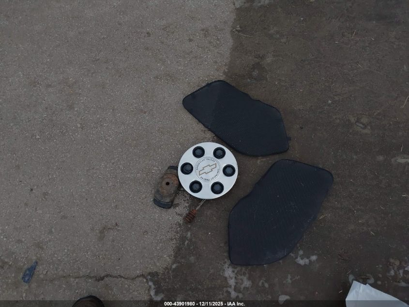 2002 Chevrolet Silverado 1500 Ls VIN: 2GCEK19T621255973 Lot: 43901980