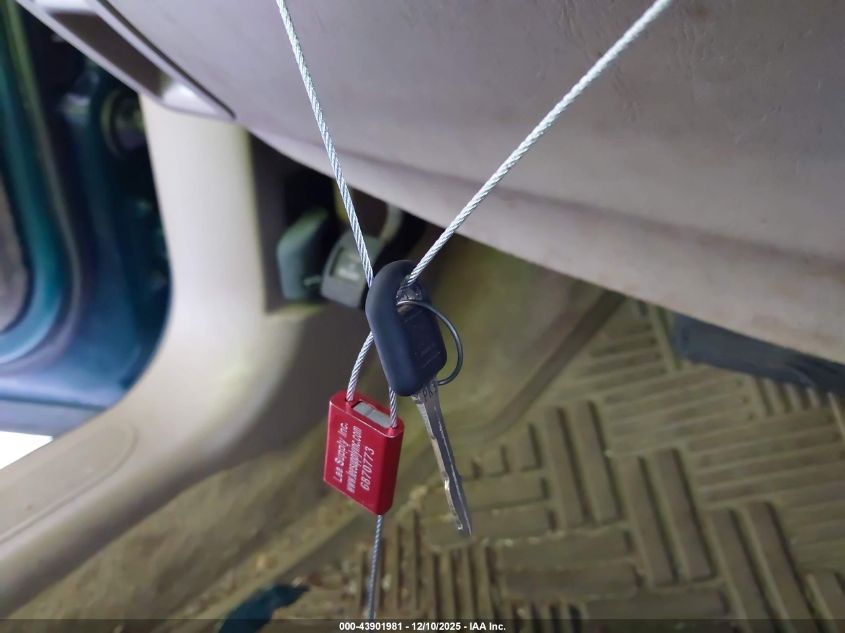 2000 Buick Park Avenue Ultra VIN: 1G4CU521XY4187073 Lot: 43901981