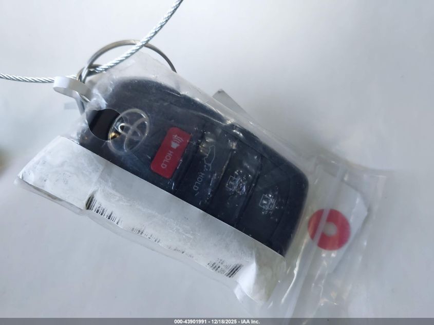 2026 Toyota Corolla Cross Xle VIN: 7MUDAABGXTV152843 Lot: 43901991